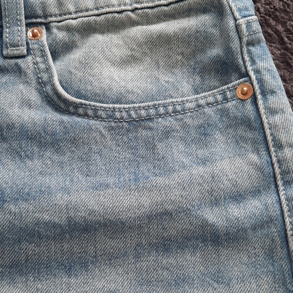 7FAM Monroe jean shorts - Picture 7 of 9